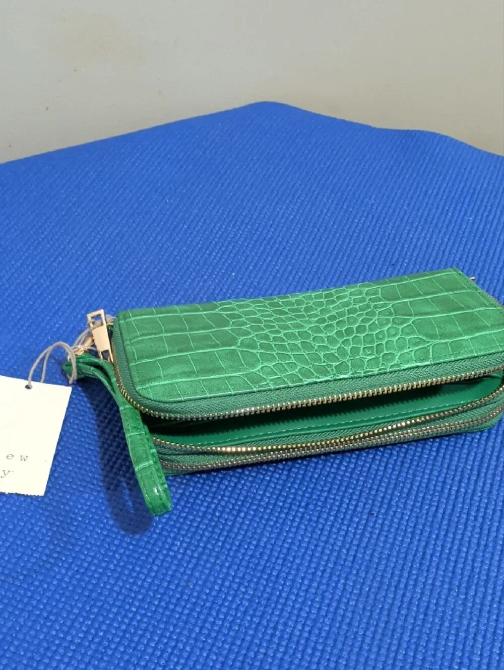 Green Croc-Embossed Wristlet Wallet - Unbranded